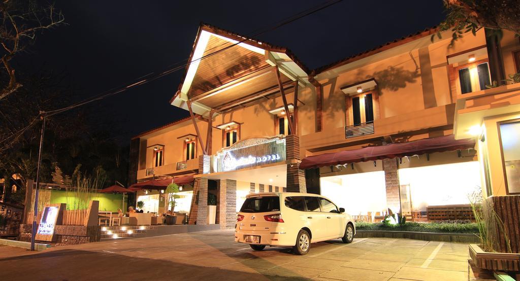 Syailendra Hotel Syariah Jepara Εξωτερικό φωτογραφία
